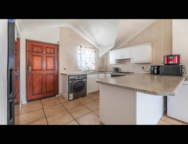 2 BEDROOM APARTMENT FOR SALE IN BRACKENFELL CENTRAL